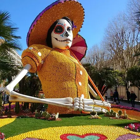 Avec Parking Privé Au Cœur De La Appartement Menton