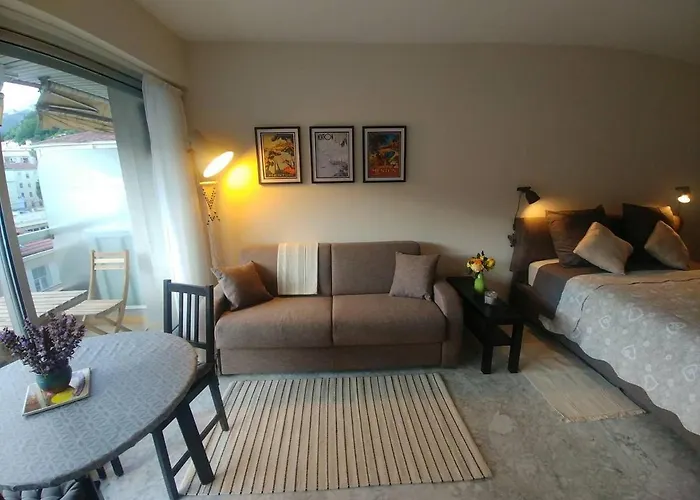 Apartment Avec Parking Prive Au Coeur De La Menton